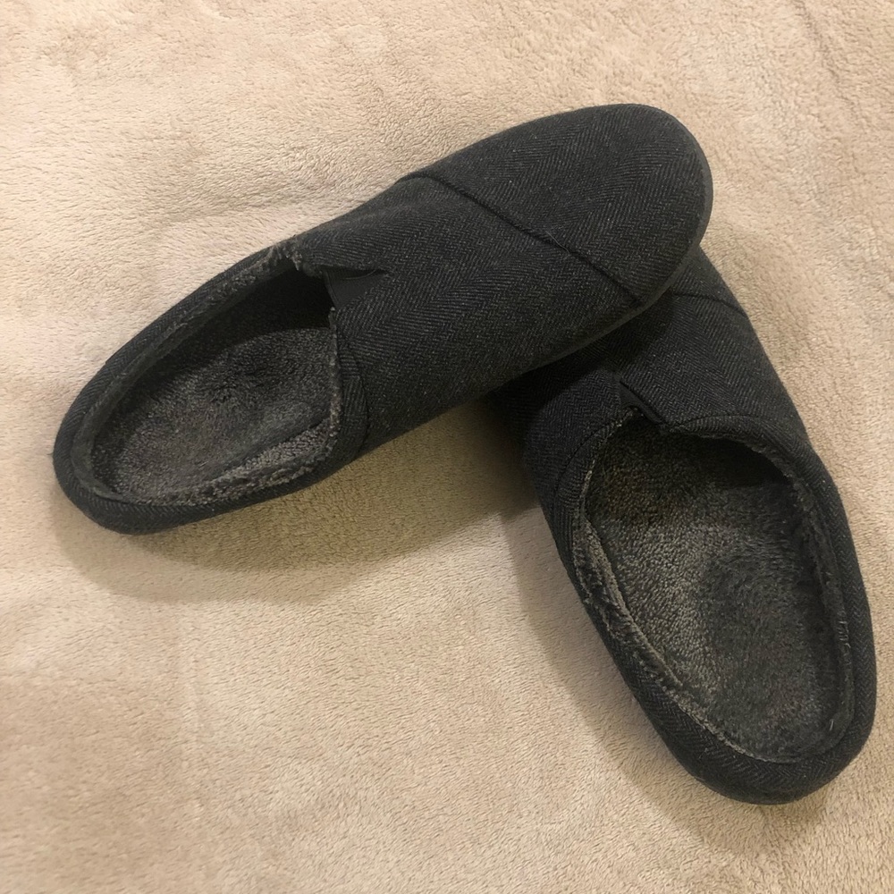 Toms Mens Slippers. Size 12